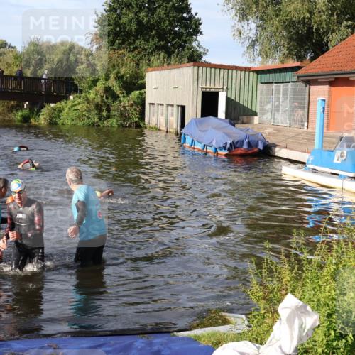 31.08.2025 - Elbe Triathlon Hamburg Luisa Fischer http://msf.ph/oto/8677505 31.08.2025 09:17:58 Schwimmen 657, 666 meine-sportfotos.de
