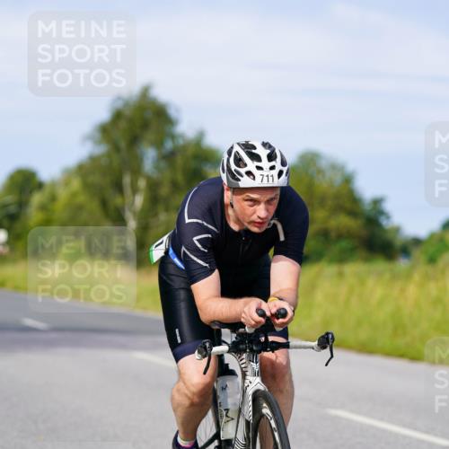 31.08.2025 - Elbe Triathlon Hamburg Michael Burmester http://msf.ph/oto/8677510 31.08.2025 10:29:30 Radfahren 667, 711 meine-sportfotos.de