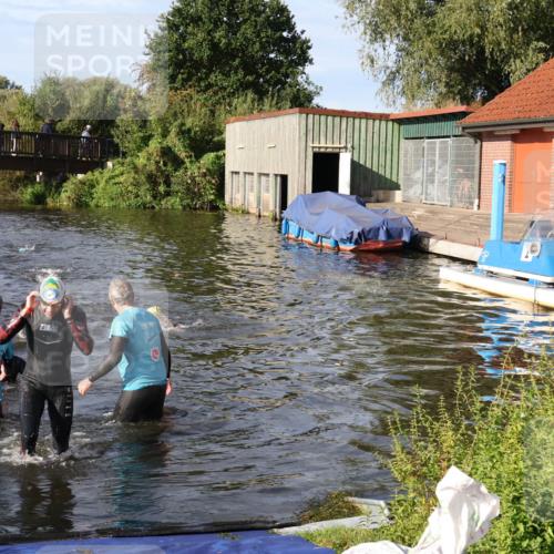 31.08.2025 - Elbe Triathlon Hamburg Luisa Fischer http://msf.ph/oto/8677511 31.08.2025 09:17:59 Schwimmen 617, 654, 657, 666 meine-sportfotos.de
