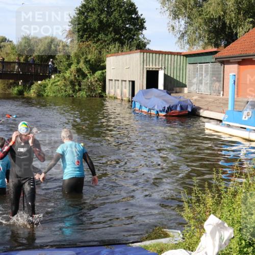 31.08.2025 - Elbe Triathlon Hamburg Luisa Fischer http://msf.ph/oto/8677514 31.08.2025 09:17:59 Schwimmen 617, 654, 657, 666 meine-sportfotos.de