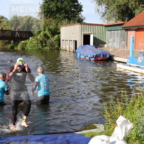 31.08.2025 - Elbe Triathlon Hamburg Luisa Fischer http://msf.ph/oto/8677520 31.08.2025 09:18:00 Schwimmen 617, 654, 657, 666 meine-sportfotos.de