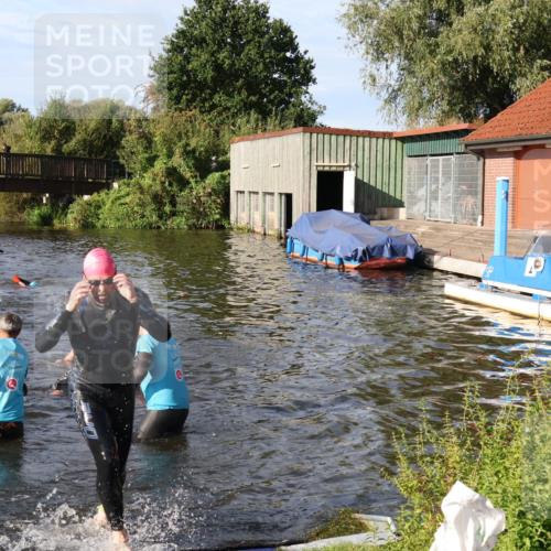 31.08.2025 - Elbe Triathlon Hamburg Luisa Fischer http://msf.ph/oto/8677539 31.08.2025 09:18:03 Schwimmen 577, 617, 654, 657, 666 meine-sportfotos.de