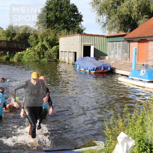 31.08.2025 - Elbe Triathlon Hamburg Luisa Fischer http://msf.ph/oto/8677559 31.08.2025 09:18:07 Schwimmen 413, 577, 617, 654, 666, 723 meine-sportfotos.de