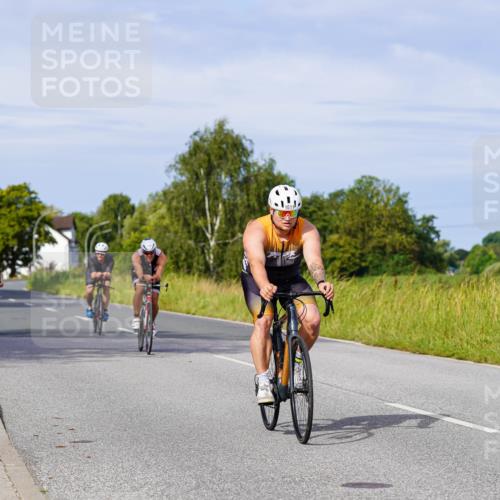 31.08.2025 - Elbe Triathlon Hamburg Michael Burmester http://msf.ph/oto/8677587 31.08.2025 10:29:59 Radfahren 606, 870, 887, 888, 1011, 1155, 1180, 1202 meine-sportfotos.de