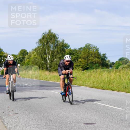 31.08.2025 - Elbe Triathlon Hamburg Michael Burmester http://msf.ph/oto/8677594 31.08.2025 10:30:01 Radfahren 606, 870, 887, 1011, 1180, 1202 meine-sportfotos.de