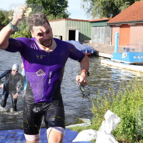 31.08.2025 - Elbe Triathlon Hamburg Luisa Fischer http://msf.ph/oto/8677600 31.08.2025 09:18:18 Schwimmen 413, 723, 756, 770 meine-sportfotos.de