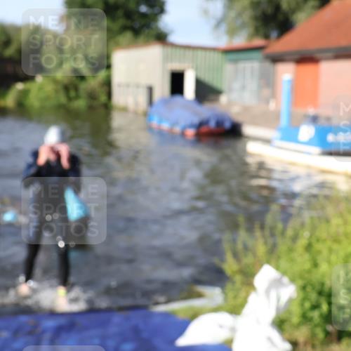 31.08.2025 - Elbe Triathlon Hamburg Luisa Fischer http://msf.ph/oto/8677605 31.08.2025 09:18:19 Schwimmen 413, 723, 756, 770 meine-sportfotos.de