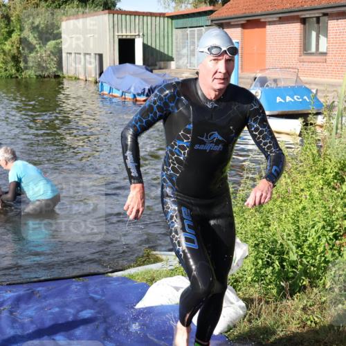 31.08.2025 - Elbe Triathlon Hamburg Luisa Fischer http://msf.ph/oto/8677616 31.08.2025 09:18:21 Schwimmen 413, 684, 756, 770 meine-sportfotos.de