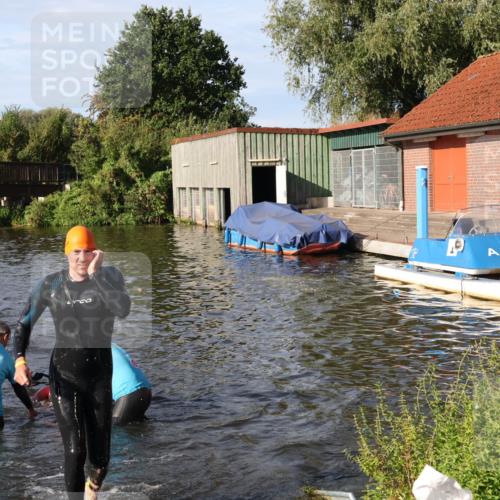 31.08.2025 - Elbe Triathlon Hamburg Luisa Fischer http://msf.ph/oto/8677630 31.08.2025 09:18:30 Schwimmen 684, 719, 720 meine-sportfotos.de