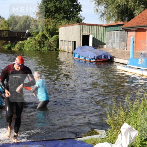 31.08.2025 - Elbe Triathlon Hamburg Luisa Fischer http://msf.ph/oto/8677646 31.08.2025 09:18:35 Schwimmen 570, 684, 719, 720 meine-sportfotos.de