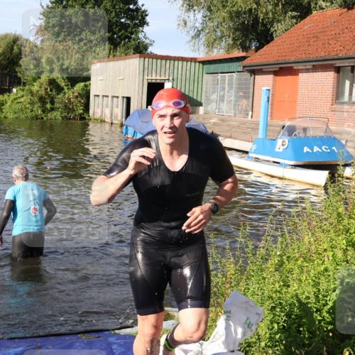 31.08.2025 - Elbe Triathlon Hamburg Luisa Fischer http://msf.ph/oto/8677694 31.08.2025 09:18:51 Schwimmen 613 meine-sportfotos.de