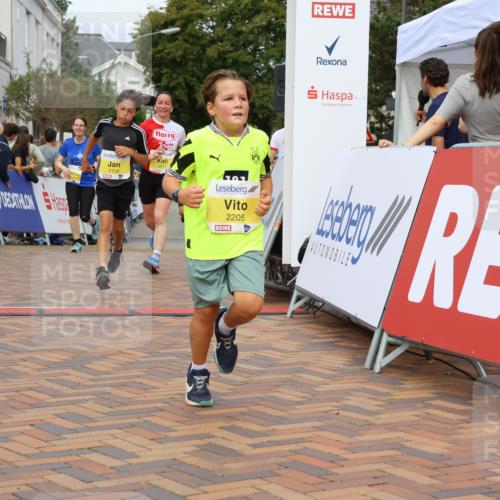 31.08.2025 - 21. Blankeneser Heldenlauf Strokosch-Dieckow http://msf.ph/oto/8677706 31.08.2025 10:27:10 Ziel 1101, 2150, 2205, 2521, 2517, 2413 meine-sportfotos.de