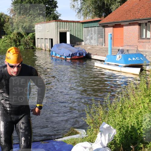 31.08.2025 - Elbe Triathlon Hamburg Luisa Fischer http://msf.ph/oto/8677709 31.08.2025 09:19:08 Schwimmen 680 meine-sportfotos.de