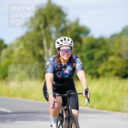 31.08.2025 - Elbe Triathlon Hamburg Michael Burmester http://msf.ph/oto/8677710 31.08.2025 10:30:46 Radfahren 593, 800, 835, 1121, 1164 meine-sportfotos.de