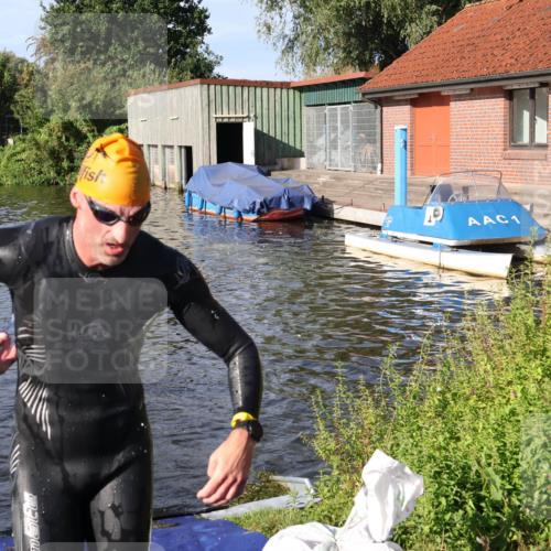 31.08.2025 - Elbe Triathlon Hamburg Luisa Fischer http://msf.ph/oto/8677712 31.08.2025 09:19:09 Schwimmen 680 meine-sportfotos.de