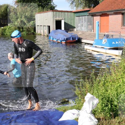 31.08.2025 - Elbe Triathlon Hamburg Luisa Fischer http://msf.ph/oto/8677727 31.08.2025 09:19:40 Schwimmen 593, 729, 750 meine-sportfotos.de