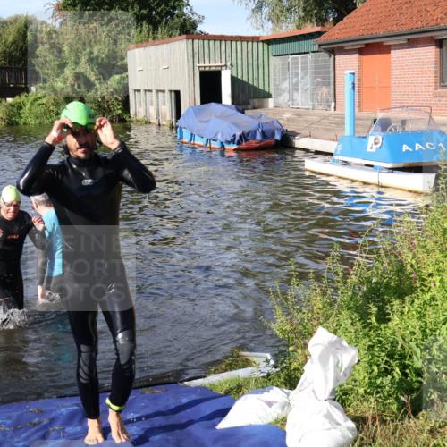 31.08.2025 - Elbe Triathlon Hamburg Luisa Fischer http://msf.ph/oto/8677749 31.08.2025 09:19:45 Schwimmen 446, 593, 729, 750 meine-sportfotos.de