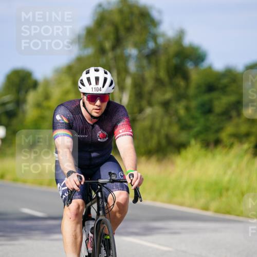 31.08.2025 - Elbe Triathlon Hamburg Michael Burmester http://msf.ph/oto/8677760 31.08.2025 10:31:06 Radfahren 1104 meine-sportfotos.de
