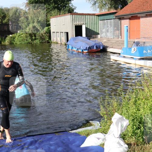 31.08.2025 - Elbe Triathlon Hamburg Luisa Fischer http://msf.ph/oto/8677764 31.08.2025 09:19:48 Schwimmen 446, 593, 669, 750 meine-sportfotos.de