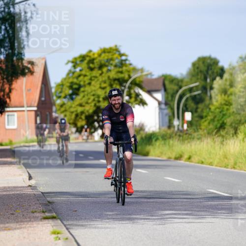 31.08.2025 - Elbe Triathlon Hamburg Michael Burmester http://msf.ph/oto/8677765 31.08.2025 10:31:13 Radfahren 1072, 1187 meine-sportfotos.de