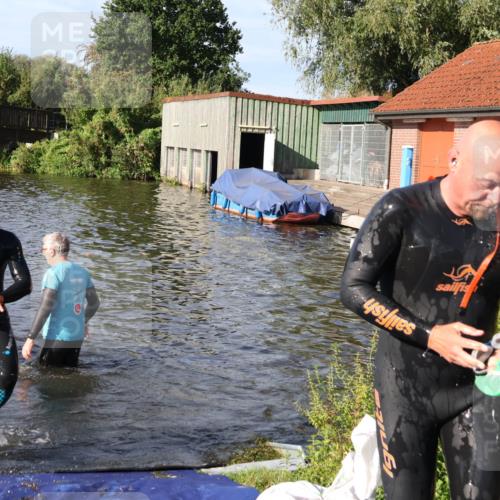 31.08.2025 - Elbe Triathlon Hamburg Luisa Fischer http://msf.ph/oto/8677785 31.08.2025 09:20:01 Schwimmen 669, 707, 737, 740 meine-sportfotos.de
