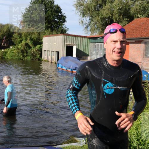 31.08.2025 - Elbe Triathlon Hamburg Luisa Fischer http://msf.ph/oto/8677798 31.08.2025 09:20:03 Schwimmen 707, 737, 740 meine-sportfotos.de