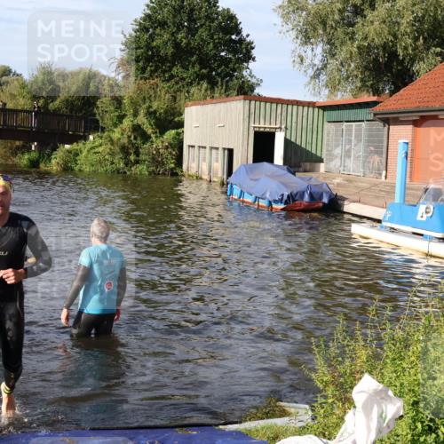 31.08.2025 - Elbe Triathlon Hamburg Luisa Fischer http://msf.ph/oto/8677799 31.08.2025 09:20:07 Schwimmen 737 meine-sportfotos.de