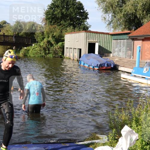 31.08.2025 - Elbe Triathlon Hamburg Luisa Fischer http://msf.ph/oto/8677803 31.08.2025 09:20:08 Schwimmen 737 meine-sportfotos.de