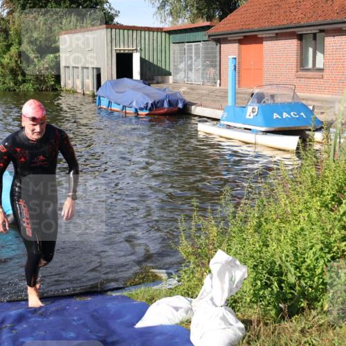 31.08.2025 - Elbe Triathlon Hamburg Luisa Fischer http://msf.ph/oto/8677876 31.08.2025 09:20:45 Schwimmen 404, 713 meine-sportfotos.de