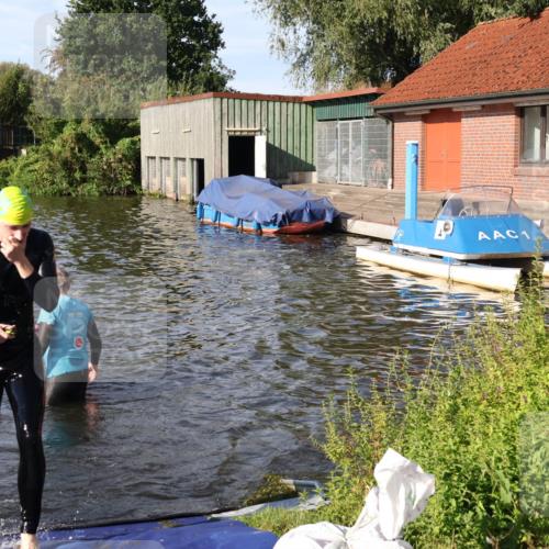 31.08.2025 - Elbe Triathlon Hamburg Luisa Fischer http://msf.ph/oto/8677885 31.08.2025 09:20:49 Schwimmen 404, 607, 712, 713 meine-sportfotos.de