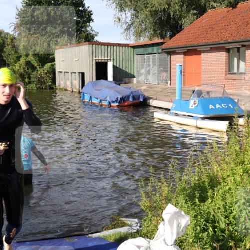 31.08.2025 - Elbe Triathlon Hamburg Luisa Fischer http://msf.ph/oto/8677889 31.08.2025 09:20:50 Schwimmen 404, 607, 712, 713 meine-sportfotos.de