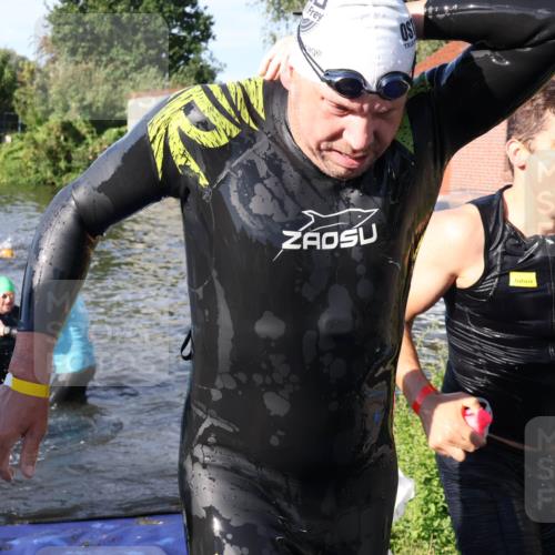 31.08.2025 - Elbe Triathlon Hamburg Luisa Fischer http://msf.ph/oto/8677905 31.08.2025 09:20:59 Schwimmen 607, 635, 664, 708, 712 meine-sportfotos.de