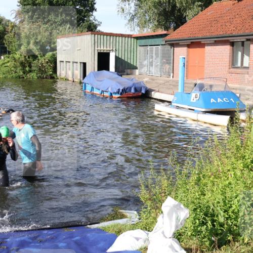 31.08.2025 - Elbe Triathlon Hamburg Luisa Fischer http://msf.ph/oto/8677910 31.08.2025 09:21:00 Schwimmen 607, 635, 664, 708, 712 meine-sportfotos.de