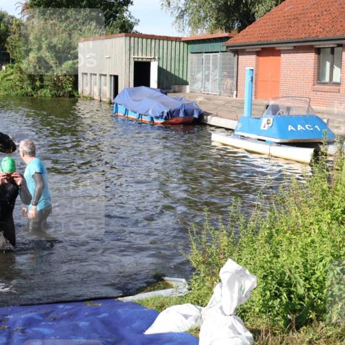 31.08.2025 - Elbe Triathlon Hamburg Luisa Fischer http://msf.ph/oto/8677911 31.08.2025 09:21:00 Schwimmen 607, 635, 664, 708, 712 meine-sportfotos.de