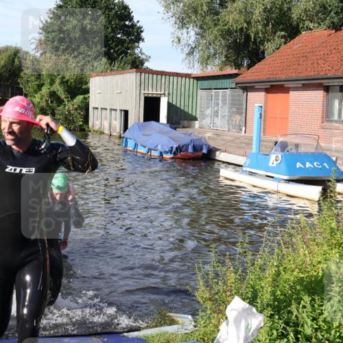 31.08.2025 - Elbe Triathlon Hamburg Luisa Fischer http://msf.ph/oto/8677916 31.08.2025 09:21:01 Schwimmen 607, 635, 664, 708, 712 meine-sportfotos.de