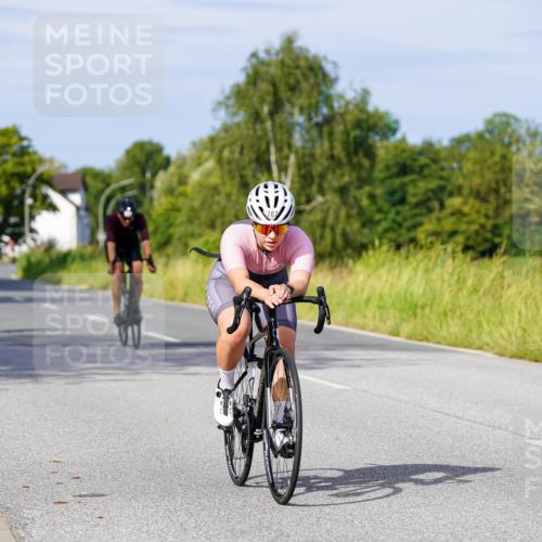 31.08.2025 - Elbe Triathlon Hamburg Michael Burmester http://msf.ph/oto/8677919 31.08.2025 10:32:06 Radfahren 679, 787, 938, 1144, 1216 meine-sportfotos.de