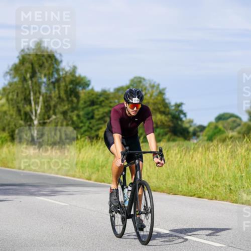 31.08.2025 - Elbe Triathlon Hamburg Michael Burmester http://msf.ph/oto/8677933 31.08.2025 10:32:08 Radfahren 679, 787, 938, 1032, 1144, 1216 meine-sportfotos.de