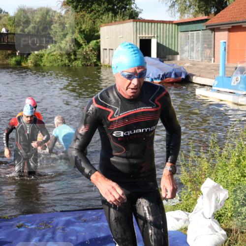 31.08.2025 - Elbe Triathlon Hamburg Luisa Fischer http://msf.ph/oto/8677946 31.08.2025 09:21:13 Schwimmen 635, 682, 693, 717, 726, 759 meine-sportfotos.de