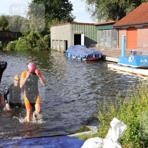 31.08.2025 - Elbe Triathlon Hamburg Luisa Fischer http://msf.ph/oto/8677953 31.08.2025 09:21:15 Schwimmen 682, 693, 717, 726, 742, 759 meine-sportfotos.de