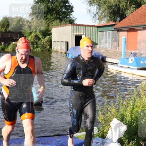 31.08.2025 - Elbe Triathlon Hamburg Luisa Fischer http://msf.ph/oto/8677974 31.08.2025 09:21:19 Schwimmen 682, 693, 717, 726, 742 meine-sportfotos.de