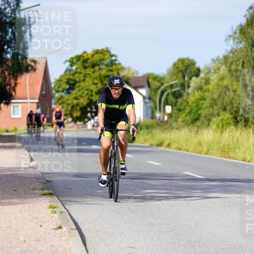31.08.2025 - Elbe Triathlon Hamburg Michael Burmester http://msf.ph/oto/8677976 31.08.2025 10:32:20 Radfahren 919, 1127, 1213 meine-sportfotos.de