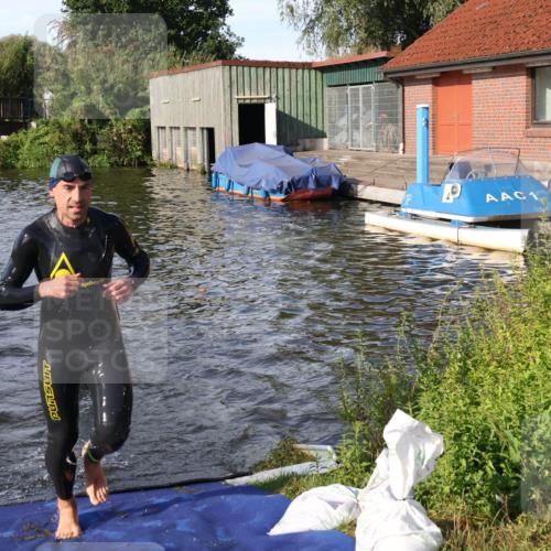 31.08.2025 - Elbe Triathlon Hamburg Luisa Fischer http://msf.ph/oto/8677977 31.08.2025 09:21:31 Schwimmen 691, 769 meine-sportfotos.de