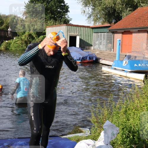 31.08.2025 - Elbe Triathlon Hamburg Luisa Fischer http://msf.ph/oto/8678010 31.08.2025 09:21:45 Schwimmen 494, 754 meine-sportfotos.de