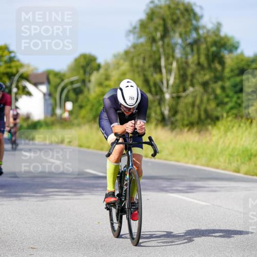 31.08.2025 - Elbe Triathlon Hamburg Michael Burmester http://msf.ph/oto/8678019 31.08.2025 10:32:33 Radfahren 811, 896, 932, 1168, 1185, 1226, 1240 meine-sportfotos.de