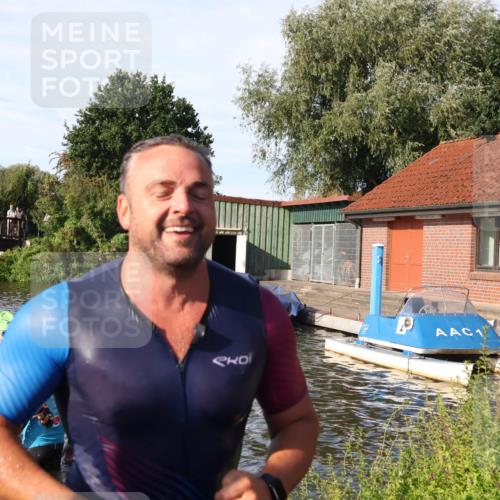31.08.2025 - Elbe Triathlon Hamburg Luisa Fischer http://msf.ph/oto/8678025 31.08.2025 09:22:00 Schwimmen 612, 696, 752 meine-sportfotos.de