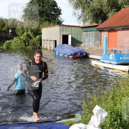 31.08.2025 - Elbe Triathlon Hamburg Luisa Fischer http://msf.ph/oto/8678054 31.08.2025 09:22:22 Schwimmen 700, 764 meine-sportfotos.de