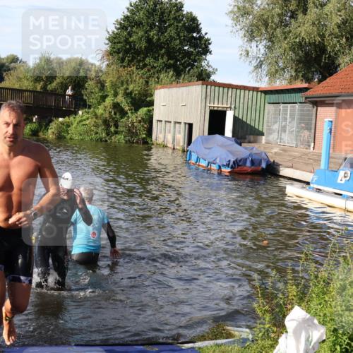 31.08.2025 - Elbe Triathlon Hamburg Luisa Fischer http://msf.ph/oto/8678091 31.08.2025 09:22:38 Schwimmen 710, 727, 766 meine-sportfotos.de