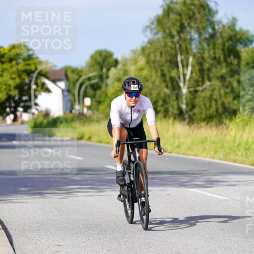 31.08.2025 - Elbe Triathlon Hamburg Michael Burmester http://msf.ph/oto/8678102 31.08.2025 10:32:52 Radfahren 804, 1195 meine-sportfotos.de