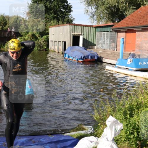 31.08.2025 - Elbe Triathlon Hamburg Luisa Fischer http://msf.ph/oto/8678116 31.08.2025 09:22:46 Schwimmen 587, 667, 766 meine-sportfotos.de