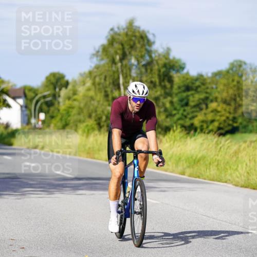 31.08.2025 - Elbe Triathlon Hamburg Michael Burmester http://msf.ph/oto/8678153 31.08.2025 10:33:14 Radfahren 1112, 1139, 1157, 1169, 1170 meine-sportfotos.de